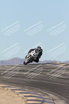 media/Dec-07-2025-CVMA (Sun) [[3e7d2de5dc]]/Race 7-Formula Lightweight Twins Shootout/